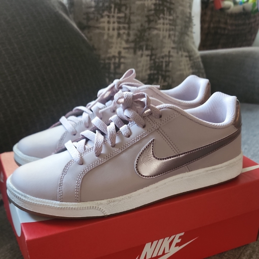 Nike Women’s Particle Rose Smokey Mauve Low Top Sneakers - Picture 2 of 7